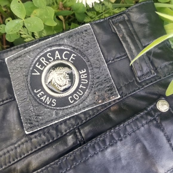 VTG VERSACE JEANS COUTURE Vegan Faux Leather Shorts 30" waist - Picture 6 of 14